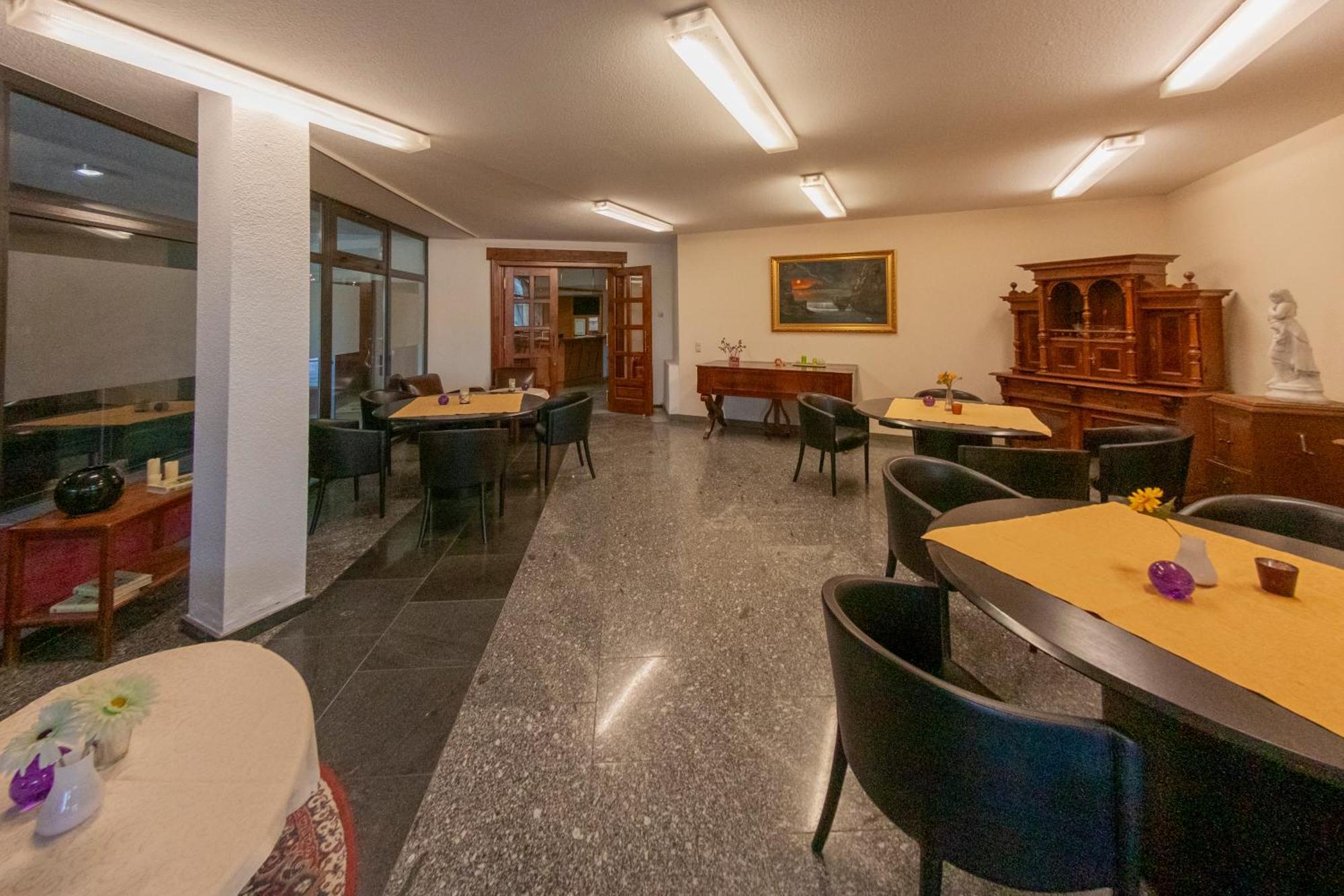 West Hotel An Der Saechsischen Weinstrasse Radebeul Bagian luar foto