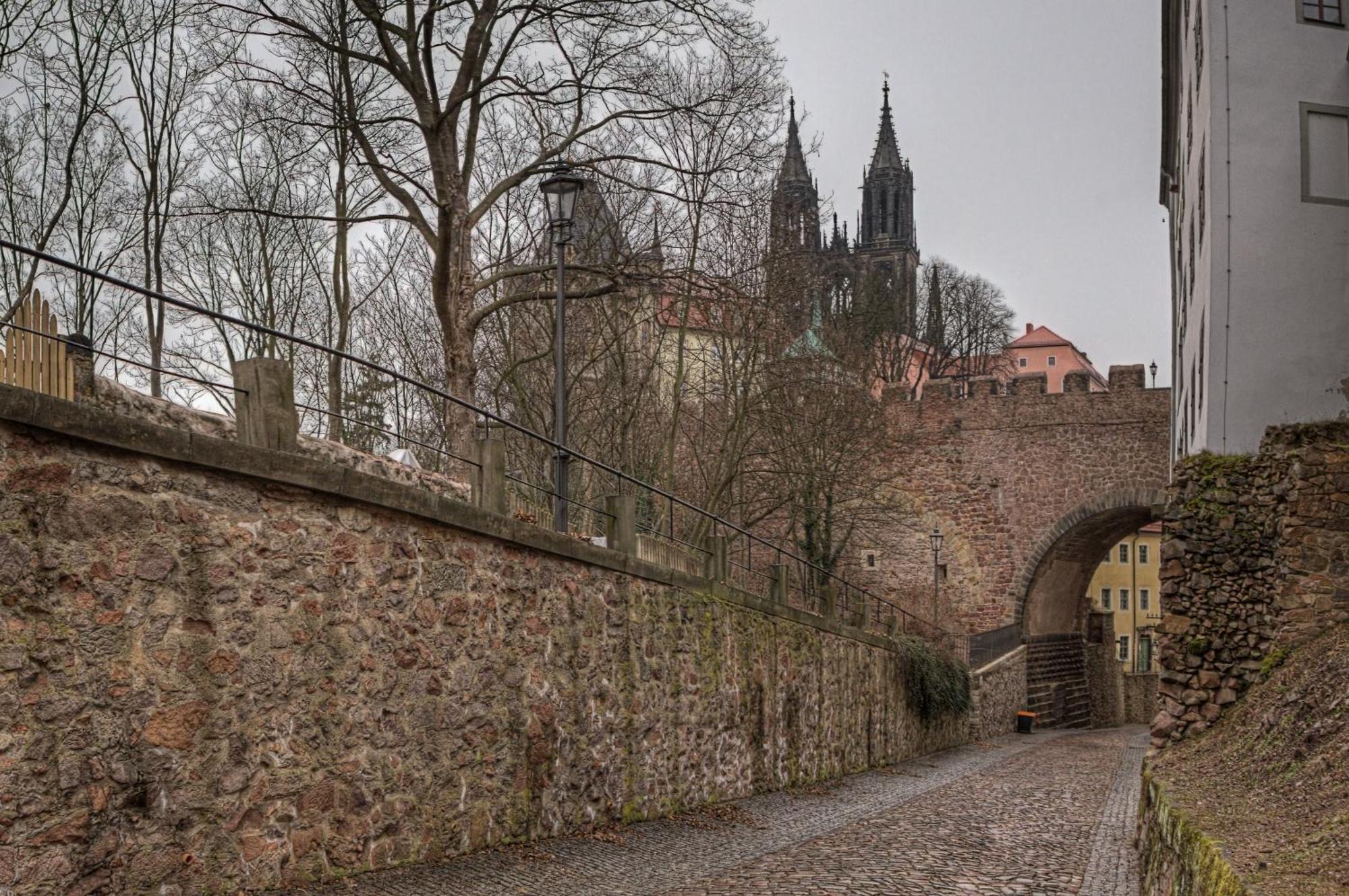 West Hotel An Der Saechsischen Weinstrasse Radebeul Bagian luar foto