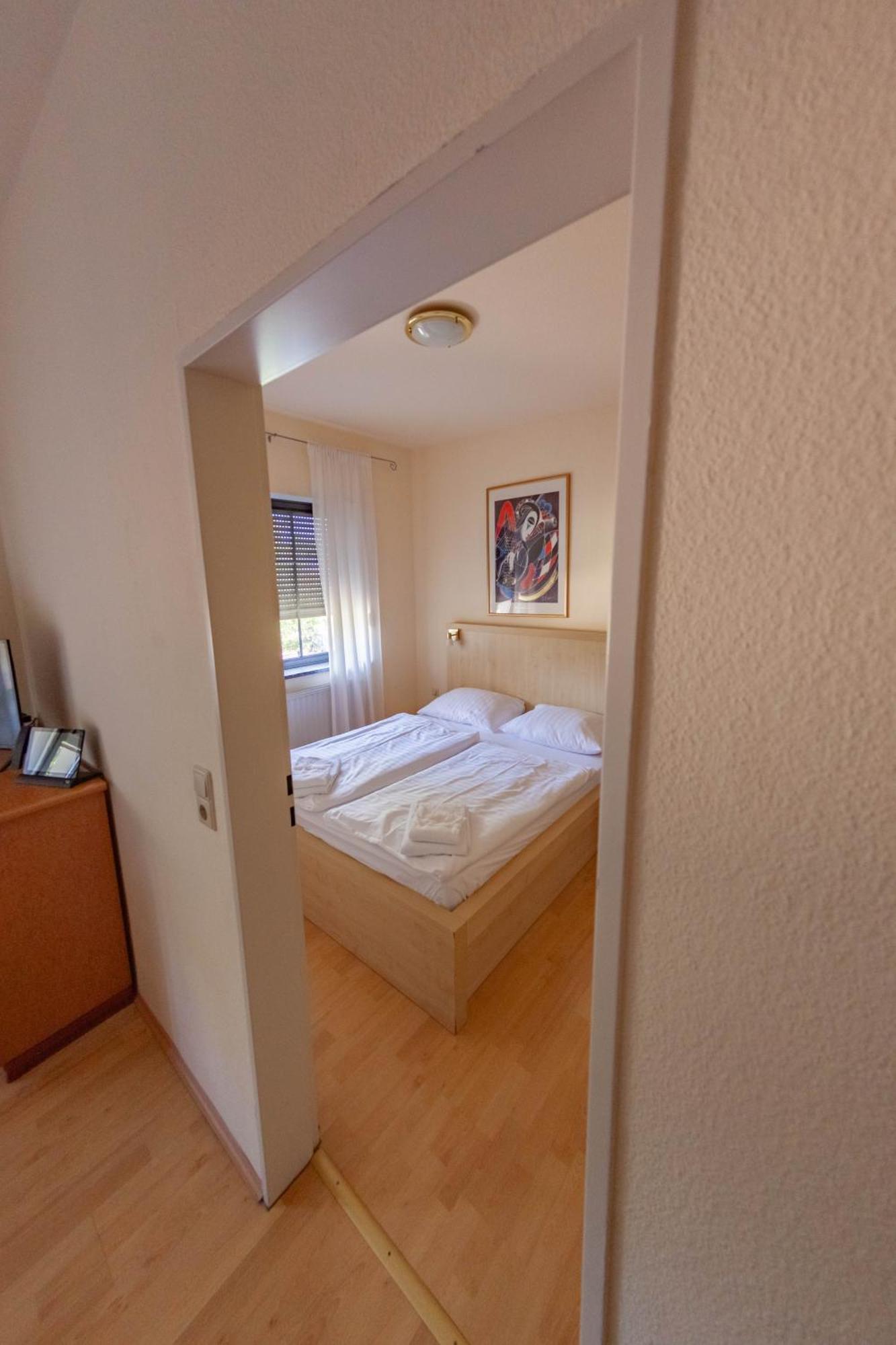 West Hotel An Der Saechsischen Weinstrasse Radebeul Ruang foto